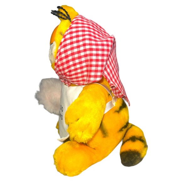 Garfield Cleaning Lady I Dont Do Windows Plush Stuffed Animal Dakin Vintage - Picture 2 of 7